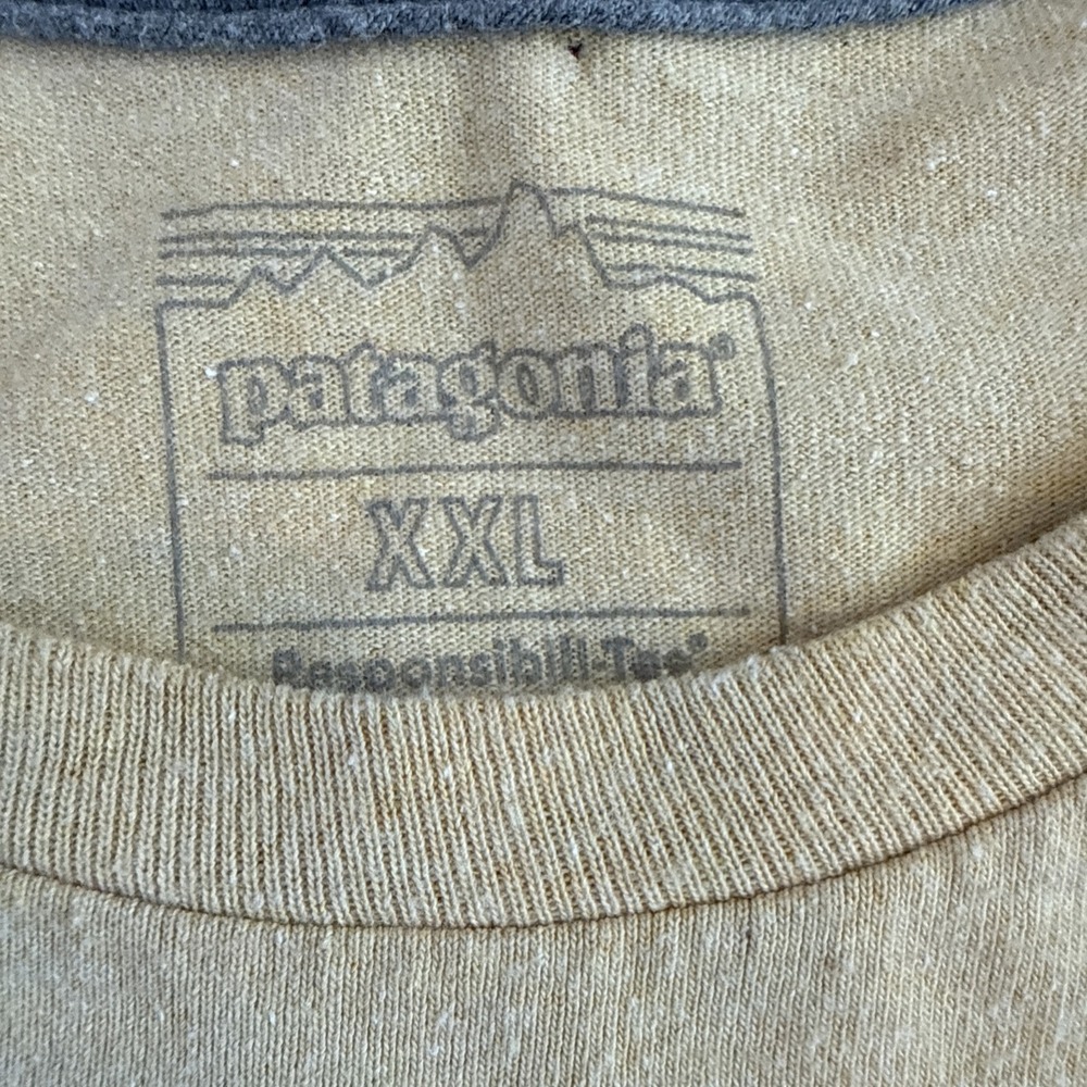 Patagonia Responsibili Tee‎ Shirt Mens XXL Tan Pocket Graphic Back Regular Fit - Picture 2 of 4